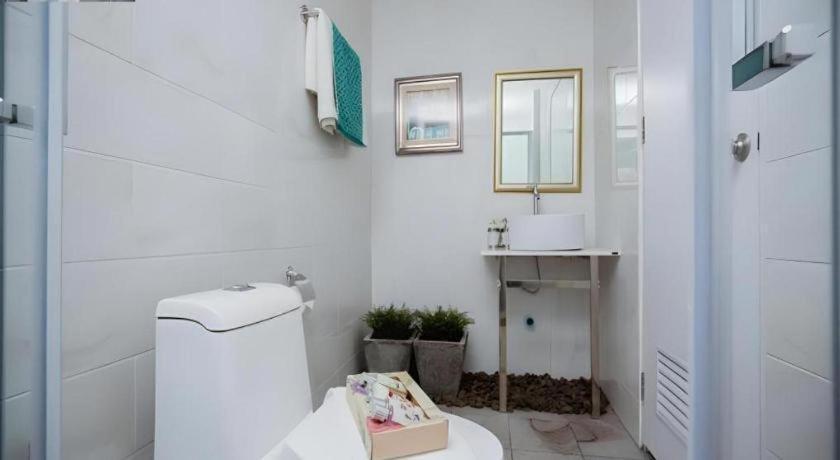 Отель Anchor Boutique House Patong Экстерьер фото
